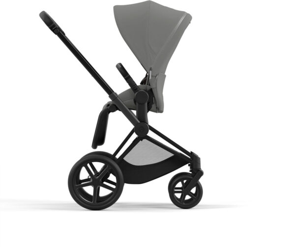 Cybex Priam 4 Stroller (One Box) - Matte Black / Black / Soho Grey - Image 3